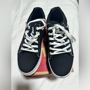 VANS SELDAN PLATFORM SIZE 6.0 (22.5 cm)